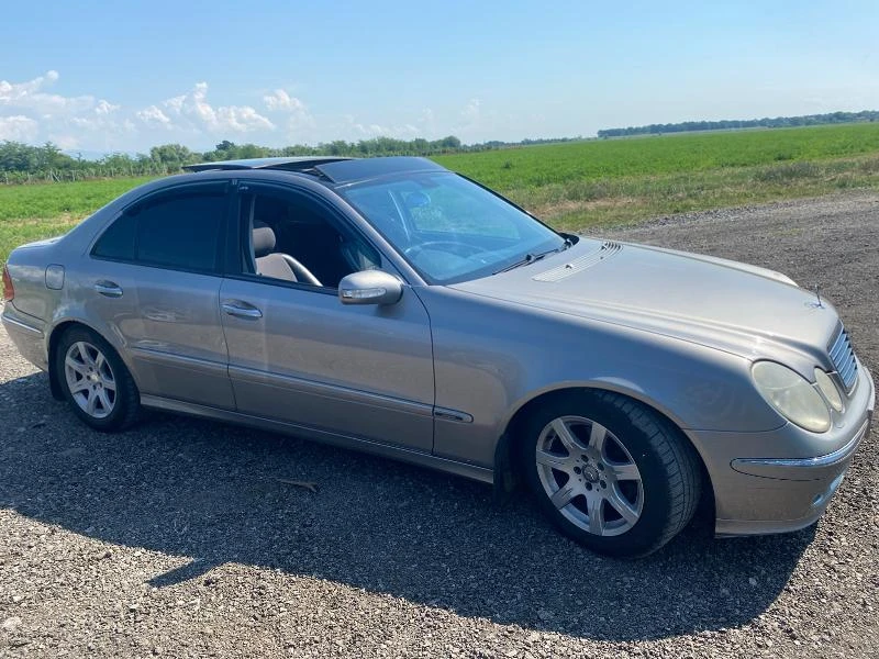 Mercedes-Benz E 220 На части , снимка 4 - Автомобили и джипове - 33153304