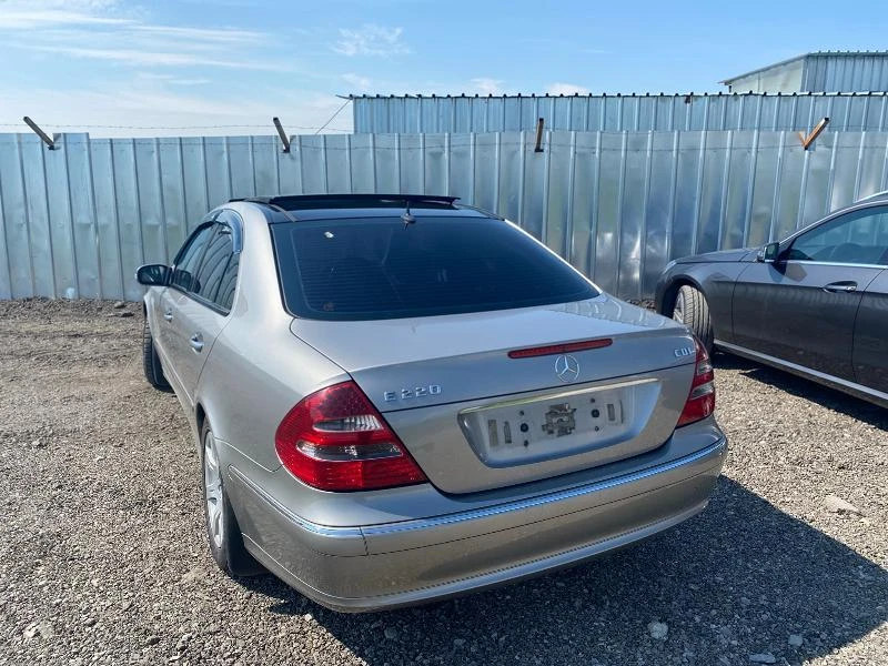 Mercedes-Benz E 220 На части , снимка 8 - Автомобили и джипове - 33153304