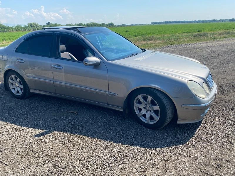 Mercedes-Benz E 220 На части , снимка 9 - Автомобили и джипове - 33153304