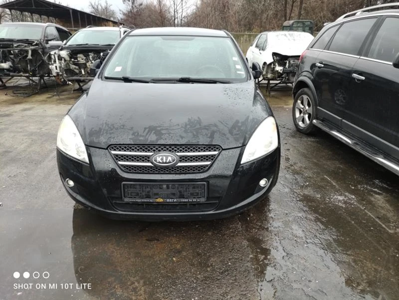 Kia Ceed 1.6CRDI, снимка 2 - Автомобили и джипове - 39858094