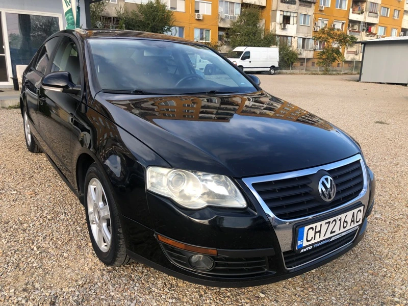 VW Passat 2.O TDI-СЕДАН-6 ск/ОБСЛУЖЕНА-ВС ПЛАТЕНО, снимка 3 - Автомобили и джипове - 47716480