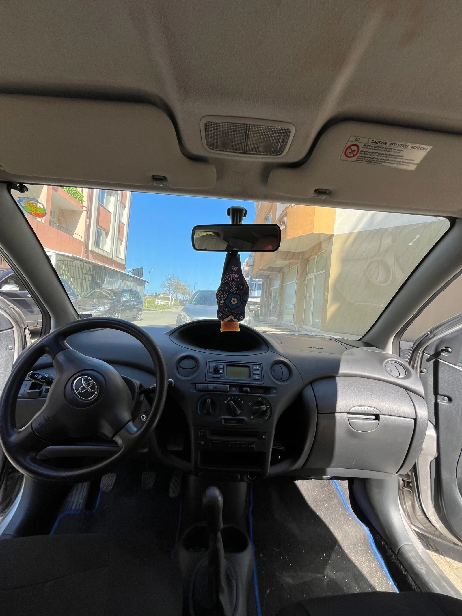 Toyota Yaris  - изображение 8