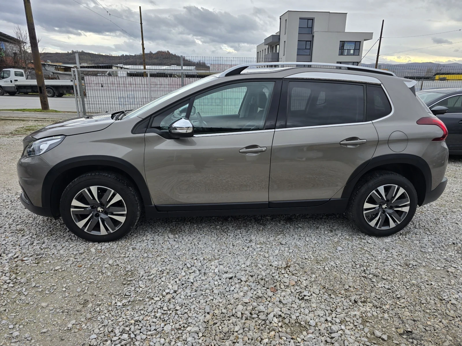 Peugeot 2008 1.6 HDI ALLURE EURO6 - изображение 3