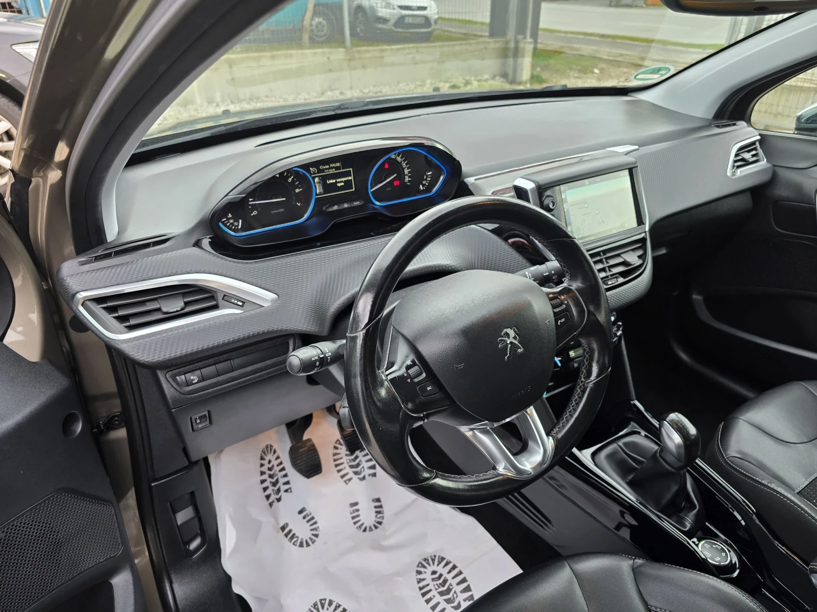 Peugeot 2008 1.6 HDI ALLURE EURO6 - изображение 9