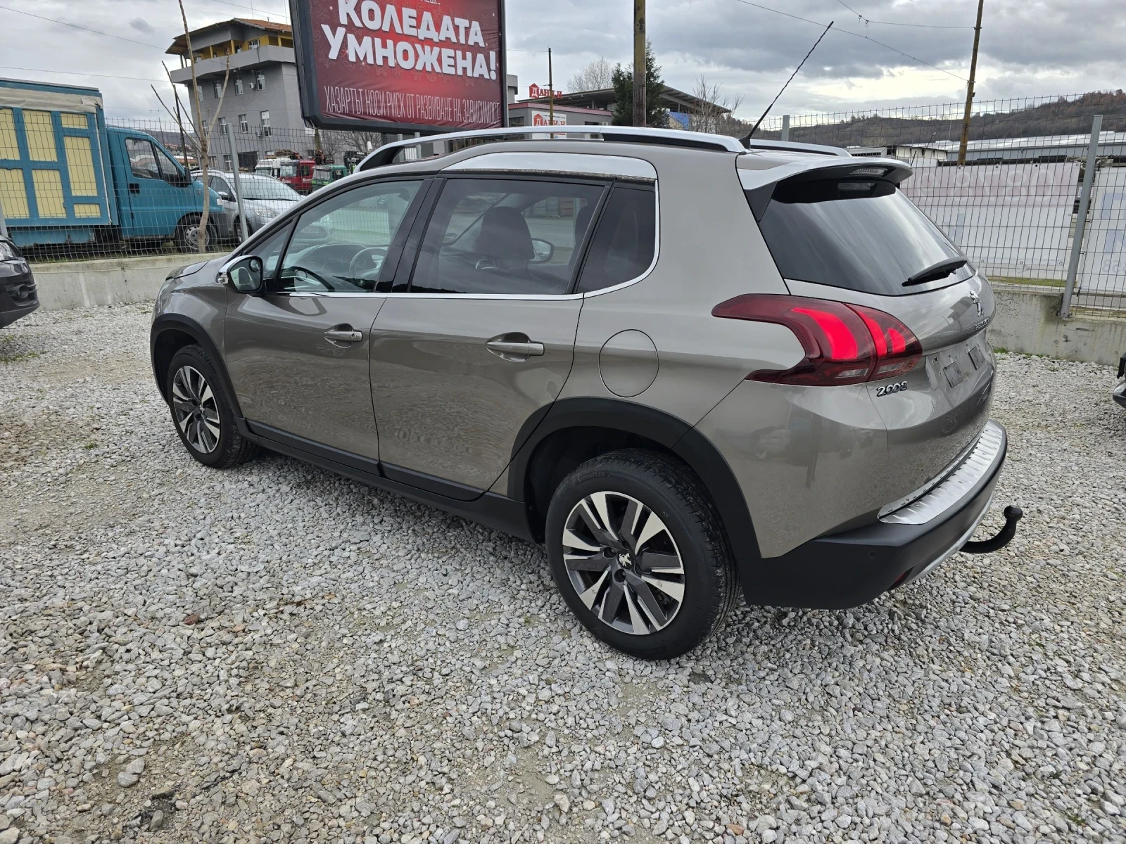 Peugeot 2008 1.6 HDI ALLURE EURO6 - изображение 4