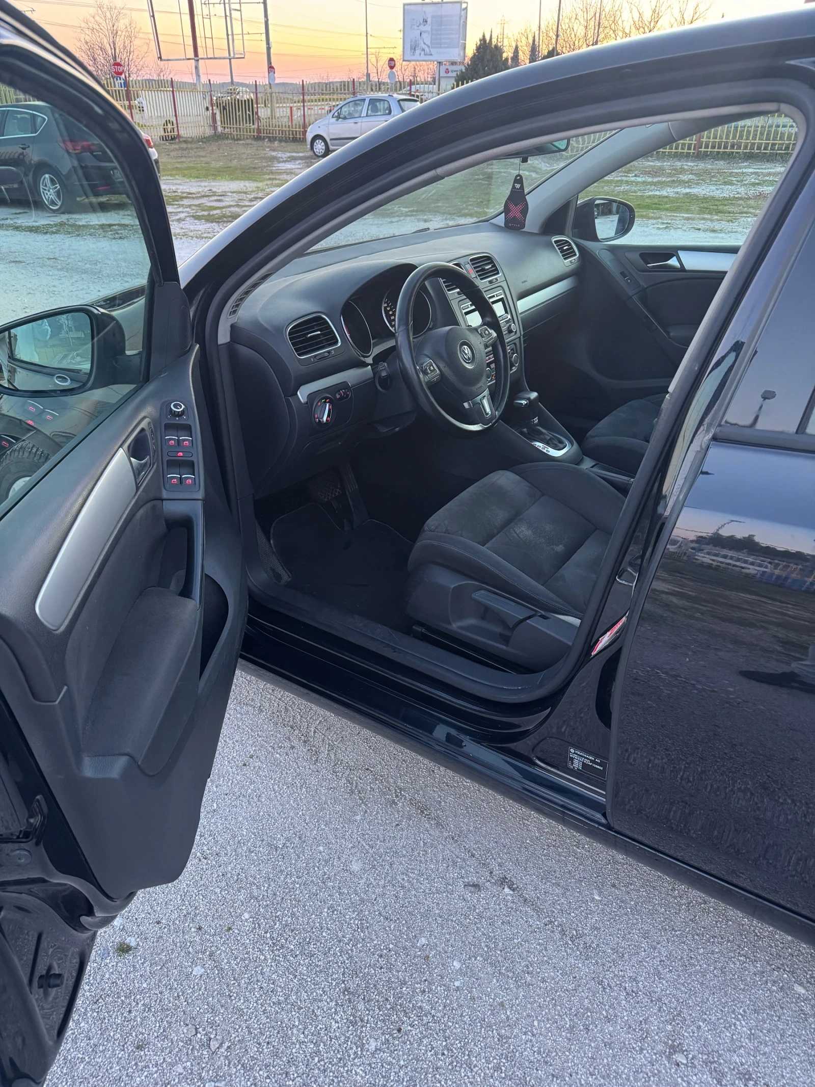 VW Golf 1.4 TSI 160 2010 Автомат, снимка 8 - Автомобили и джипове - 53835733