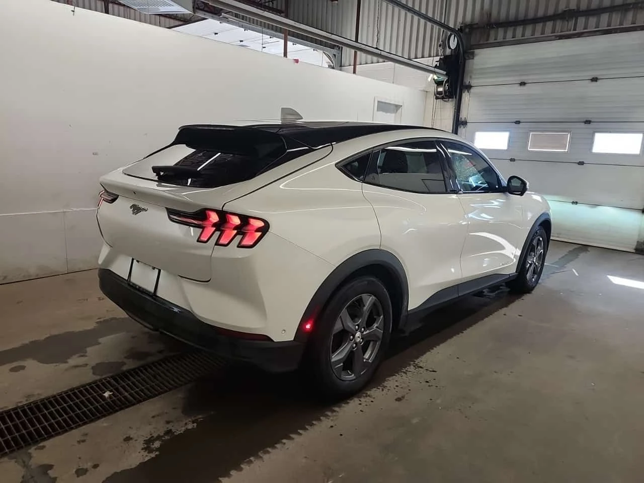 Ford Mustang Mach-E * SELECT * BLIND SPOT* ПОДГРЕВ* , снимка 3 - Автомобили и джипове - 53952968