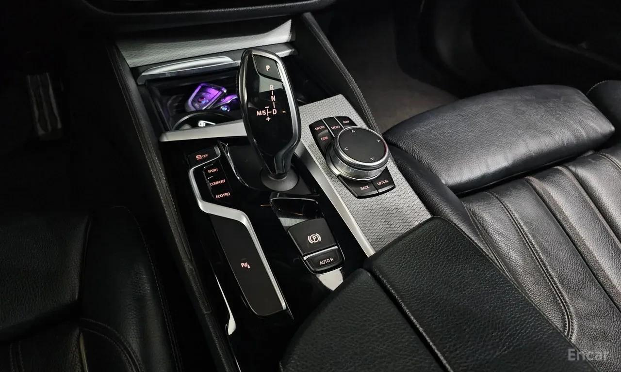 BMW 520 M SPORT , снимка 8 - Автомобили и джипове - 54564188