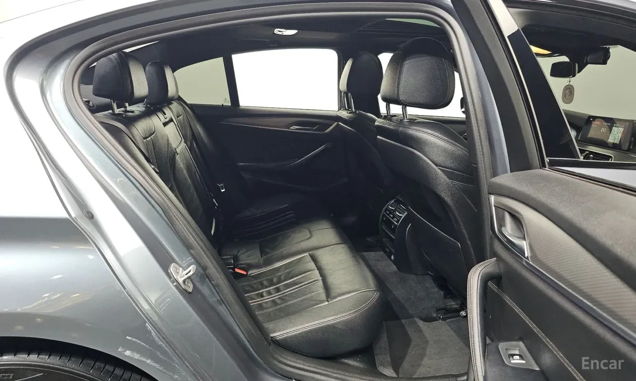 BMW 520 M SPORT , снимка 11 - Автомобили и джипове - 54564188