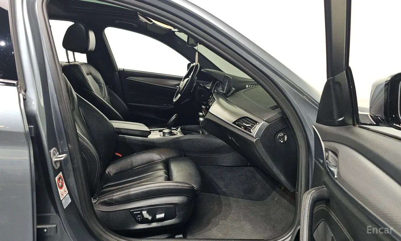 BMW 520 M SPORT , снимка 10 - Автомобили и джипове - 54564188