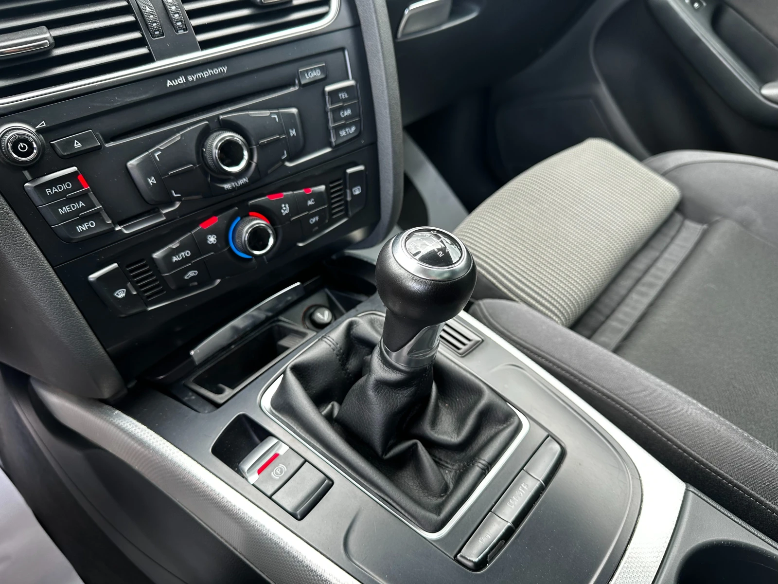 Audi A4 Avant 3.0d 239 к.с. quattro, снимка 13 - Автомобили и джипове - 54709953