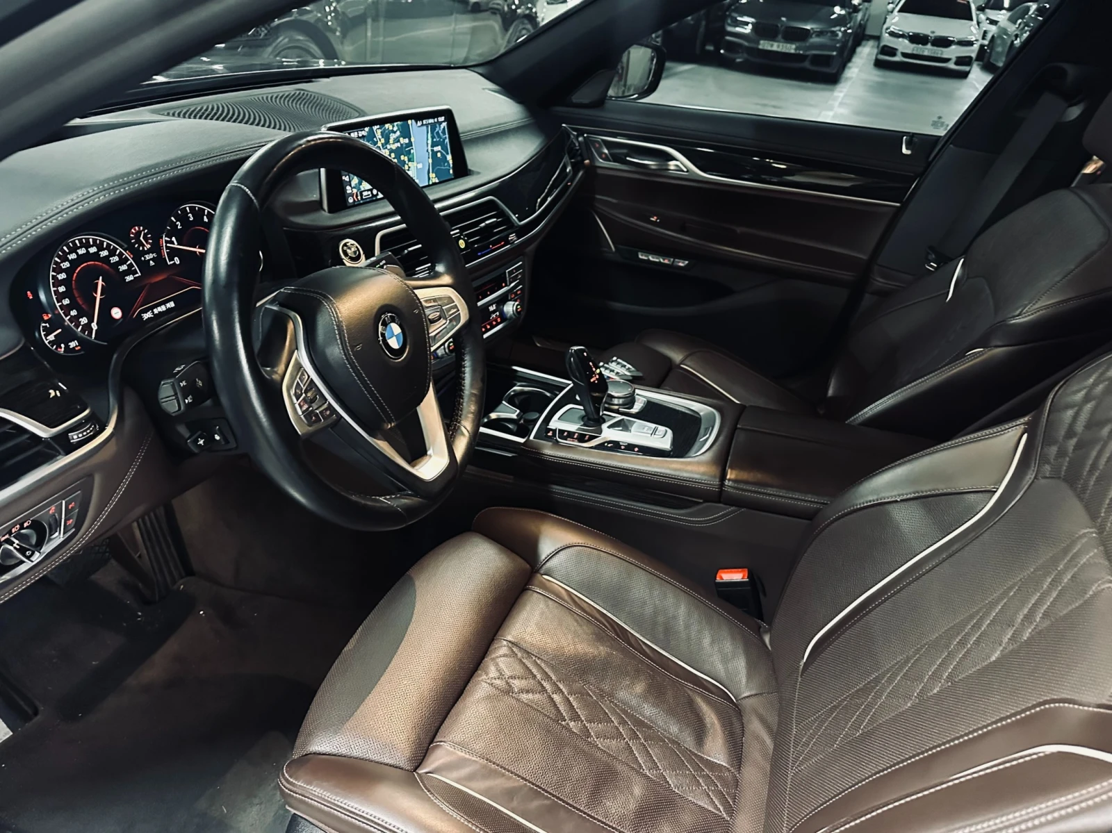 BMW 740 LONG* M SPORT* DIS* SOFT-CLOSE* �����* �����* TV*  | Mobile.bg � ����������� 9