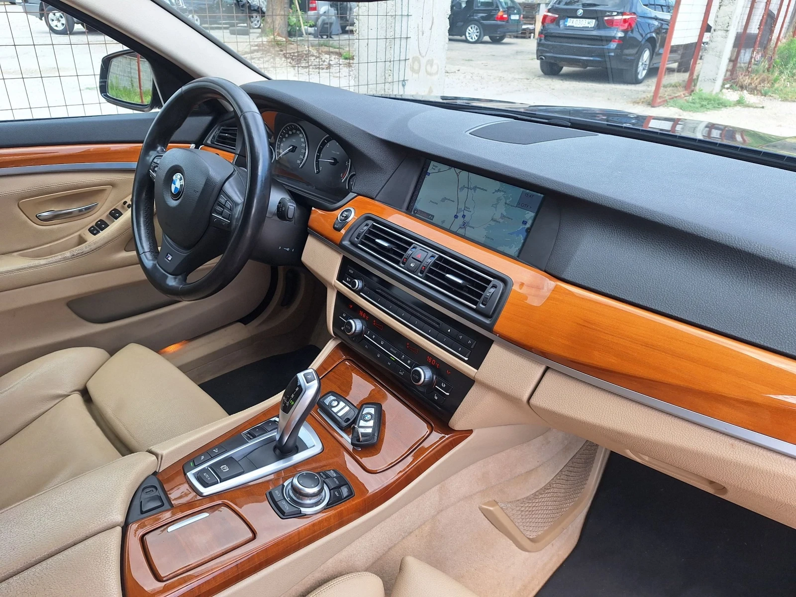 BMW 530 XD* АВТОМАТ/НАВИ/КСЕНОН/ХЕДЪП/ФУЛЛ/ТОП* , снимка 10 - Автомобили и джипове - 55147060