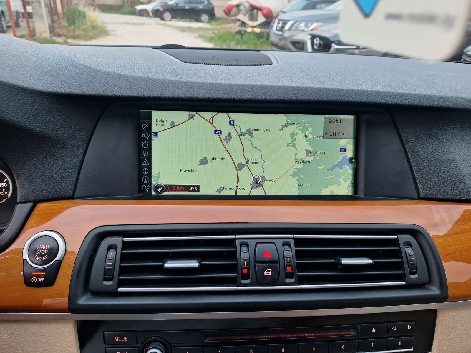 BMW 530 XD* АВТОМАТ-8ck/НАВИ/КСЕНОН/ХЕДЪП/ФУЛЛ/ТОП-ТОП* , снимка 8 - Автомобили и джипове - 55147060