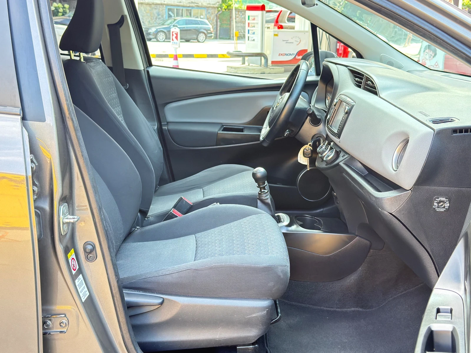 Toyota Yaris 1.4 d4d Навигия/Климатик/Печка/Камера, снимка 13 - Автомобили и джипове - 55180399
