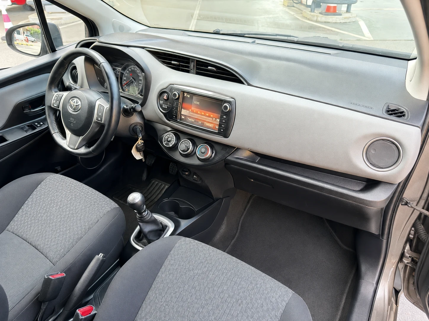 Toyota Yaris 1.4 d4d Навигия/Климатик/Печка/Камера, снимка 12 - Автомобили и джипове - 55180399