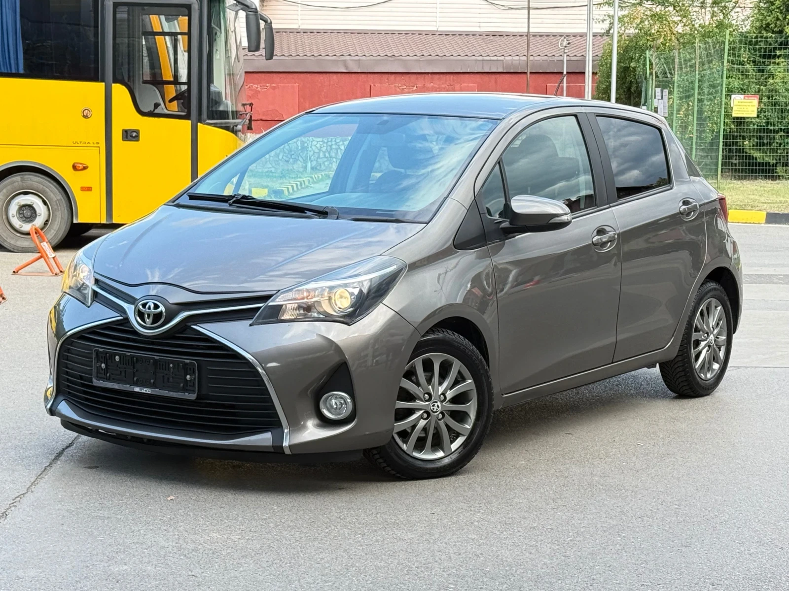 Toyota Yaris 1.4 d4d Навигия/Климатик/Печка/Камера, снимка 2 - Автомобили и джипове - 55180399