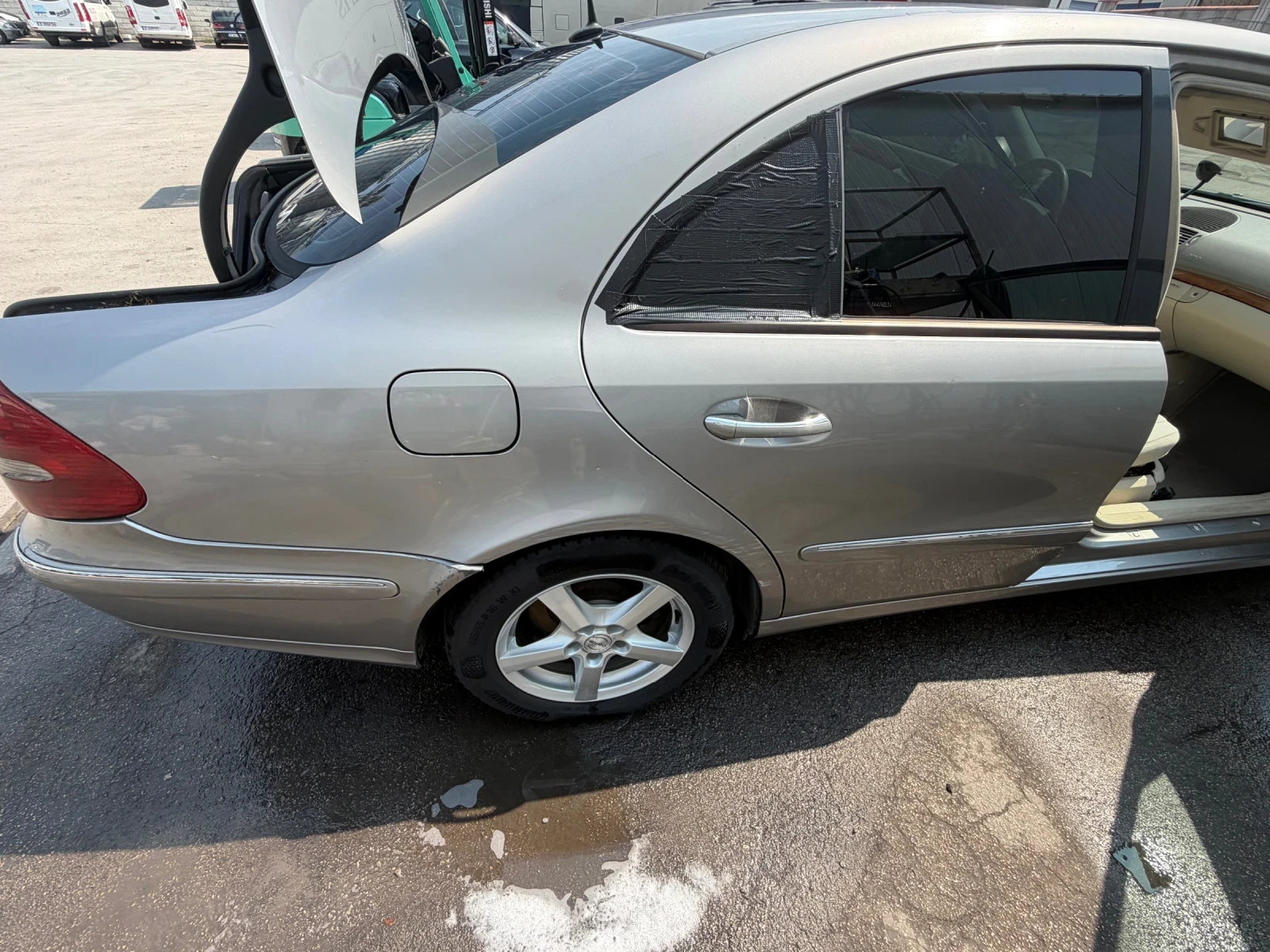 Mercedes-Benz E 220, снимка 16 - Автомобили и джипове - 55197045