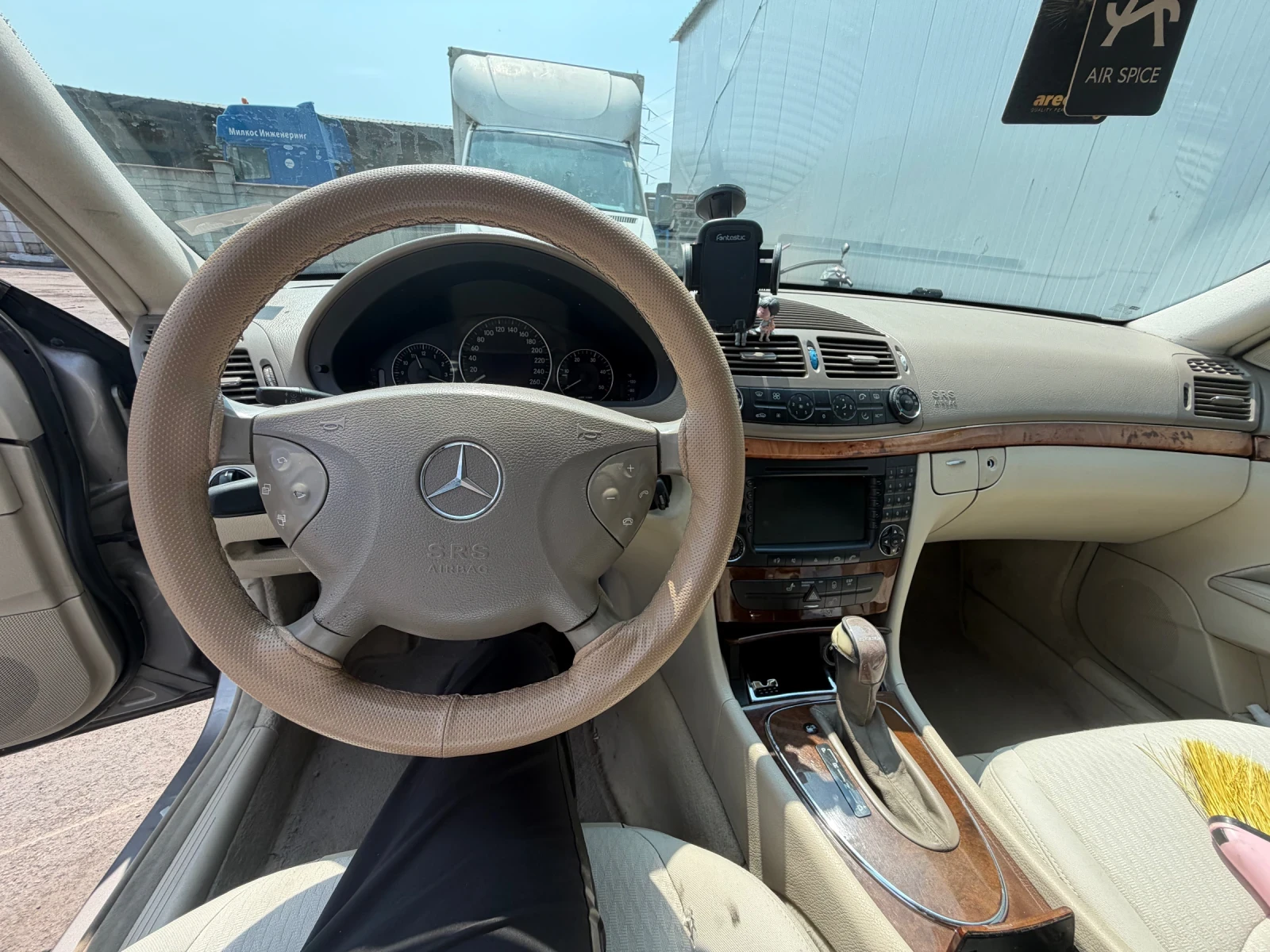 Mercedes-Benz E 220, снимка 13 - Автомобили и джипове - 55197045
