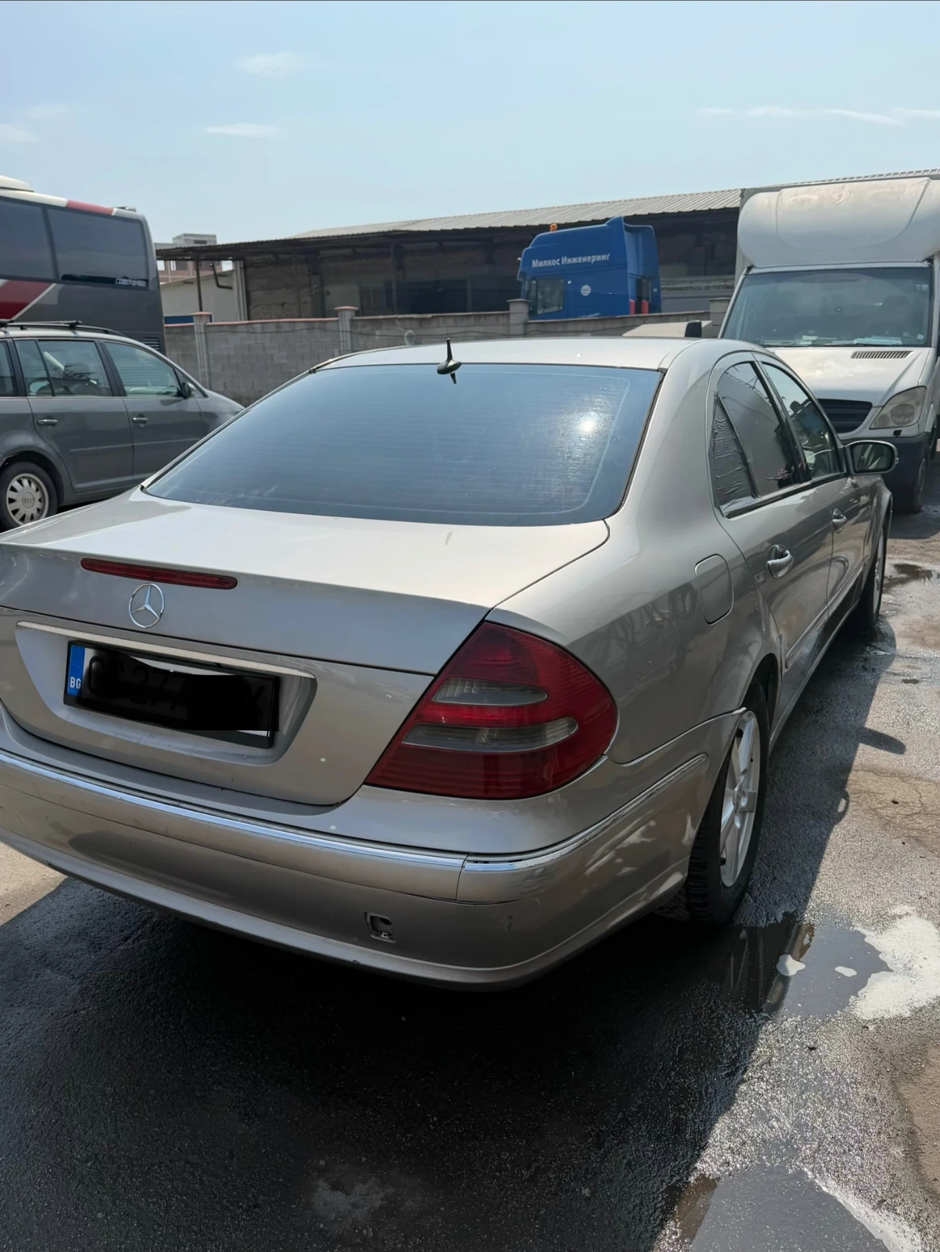 Mercedes-Benz E 220, снимка 3 - Автомобили и джипове - 55197045