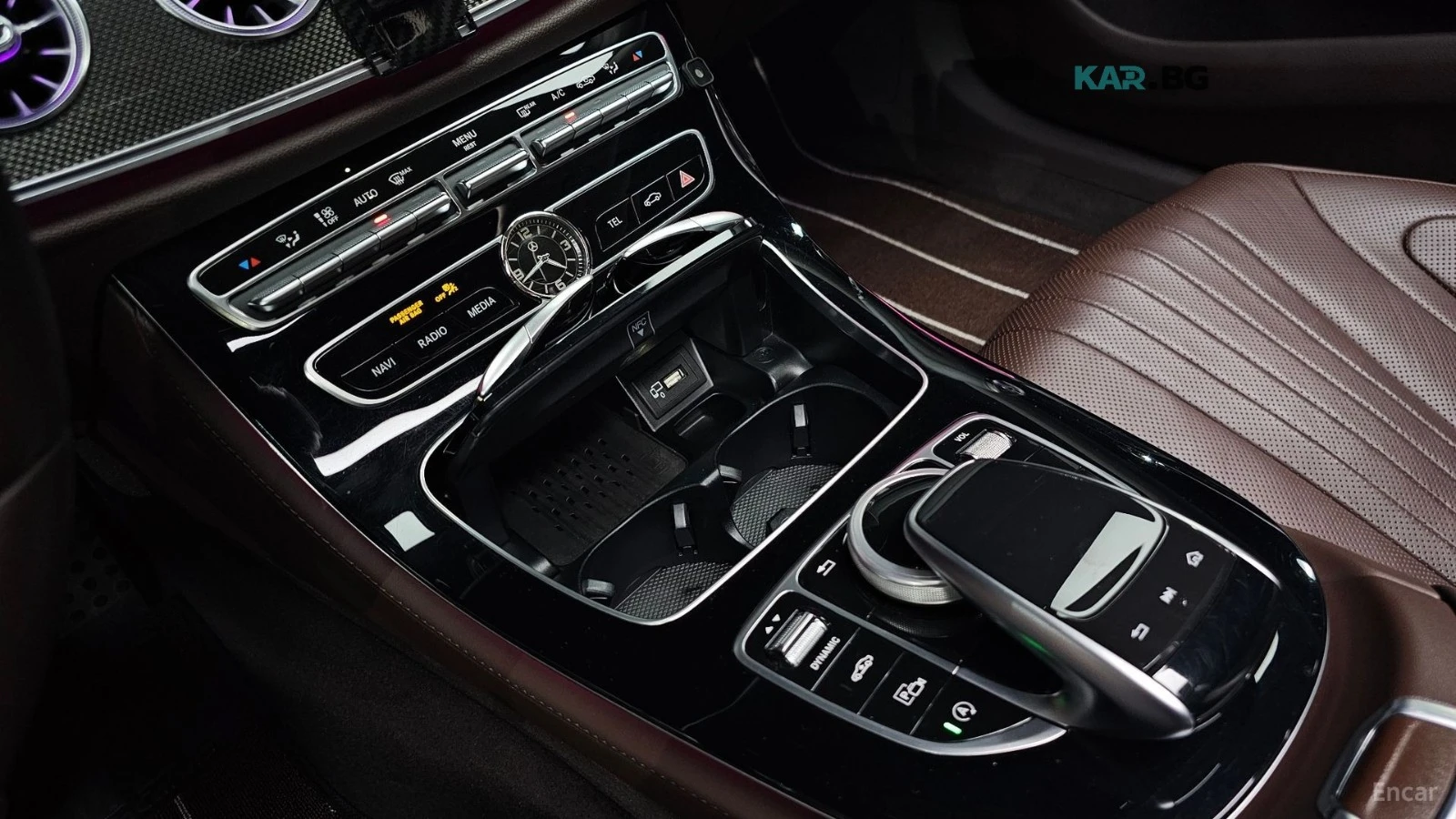 Mercedes-Benz CLS 400 4MATIC/AMG-LINE/DRIVE-ASSISTS/SUNROOF, снимка 13 - Автомобили и джипове - 55741774