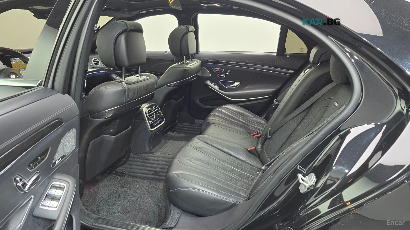 Mercedes-Benz S 63 AMG 4MATIC* BURMESTER* DISTRONIC* 360* ОБДУХ* МАСАЖИ* , снимка 9 - Автомобили и джипове - 55900115