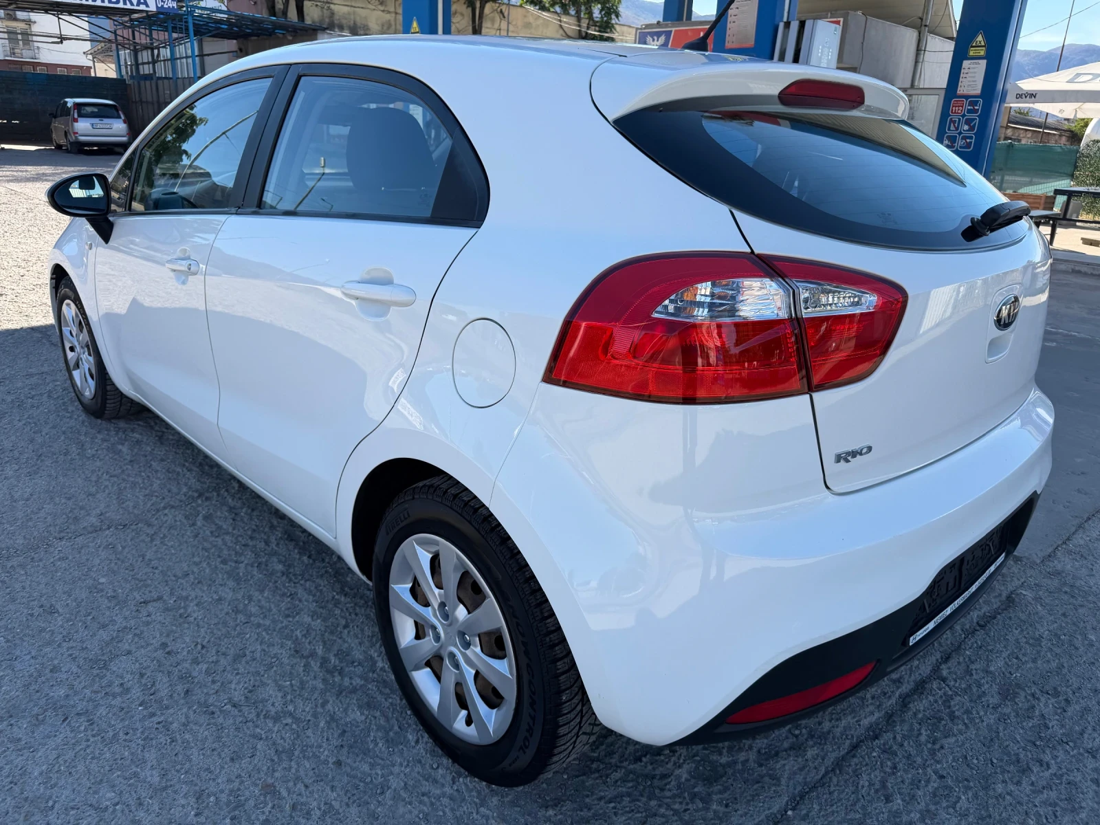 Kia Rio 1, 2-85кс, снимка 5 - Автомобили и джипове - 56072674