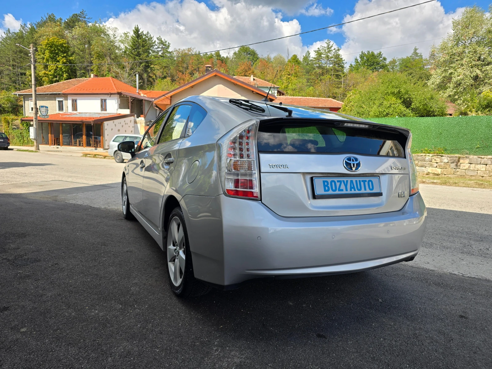 Toyota Prius 1.8HYBRID, снимка 4 - Автомобили и джипове - 56244011