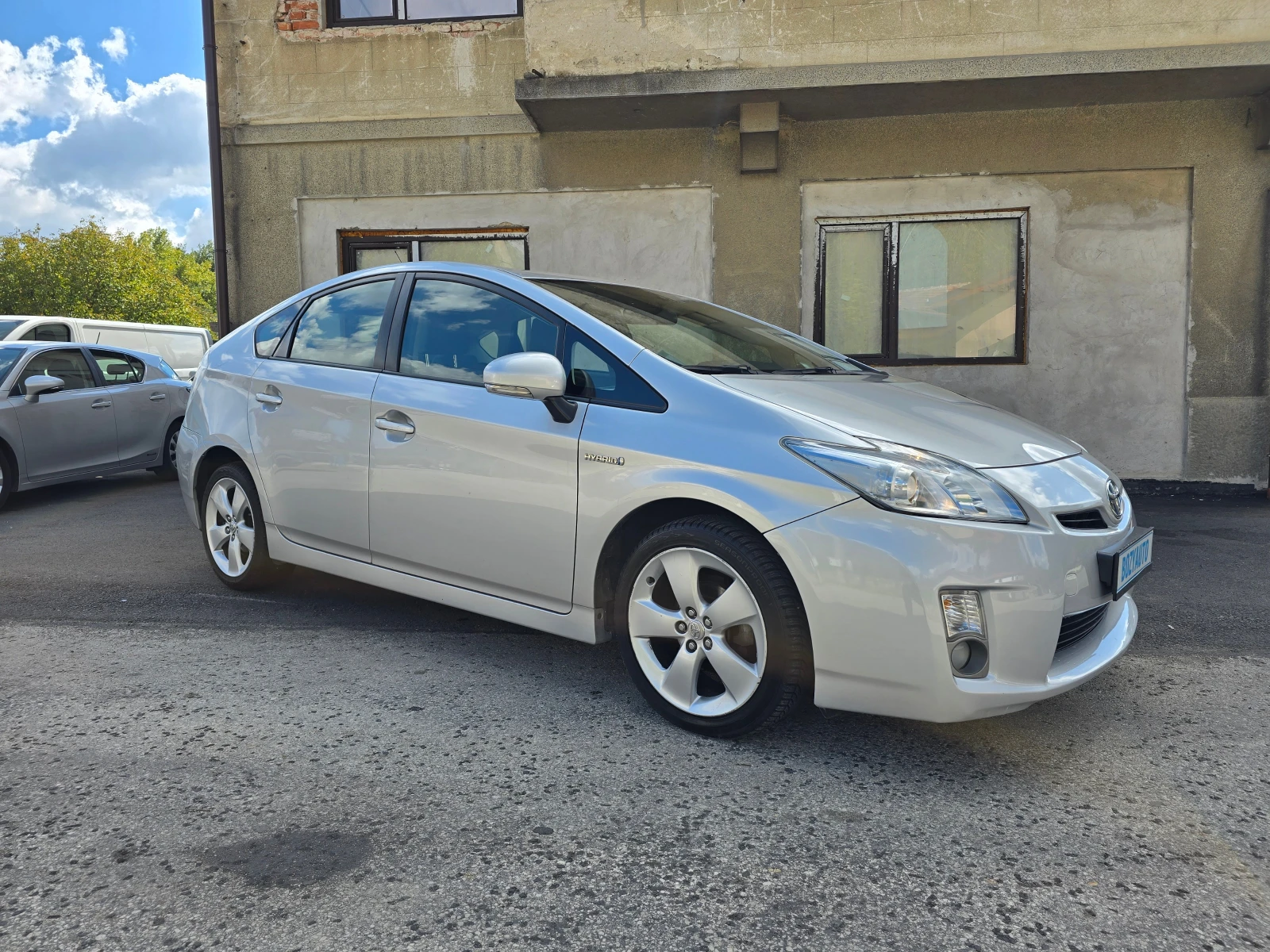 Toyota Prius 1.8HYBRID, снимка 7 - Автомобили и джипове - 56244011