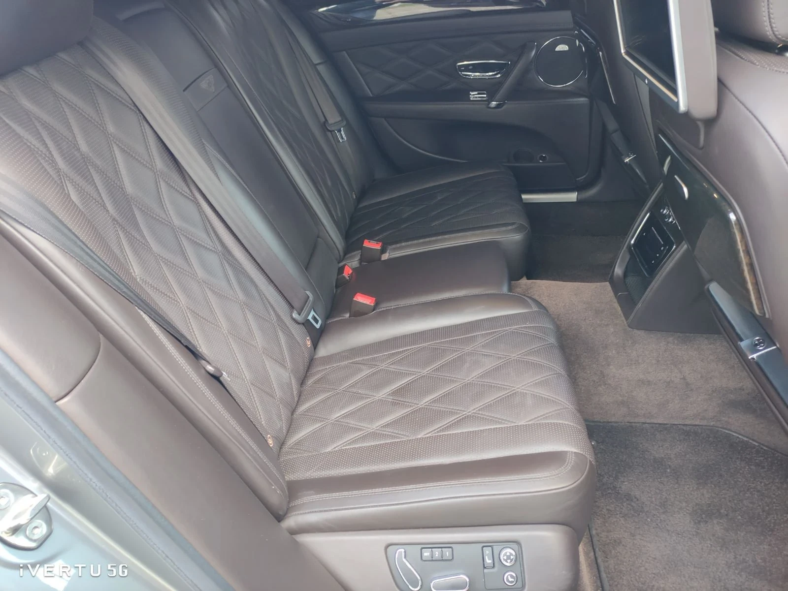 Bentley Flying Spur W12 Бартер, снимка 11 - Автомобили и джипове - 56266328