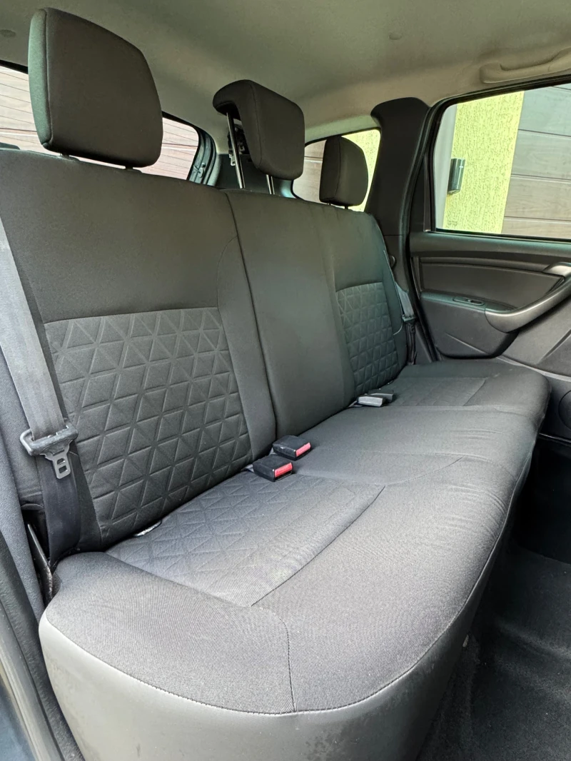 Dacia Duster 1.6i-16V 4X4 Пълна Сервизна История!, снимка 9 - Автомобили и джипове - 51844536