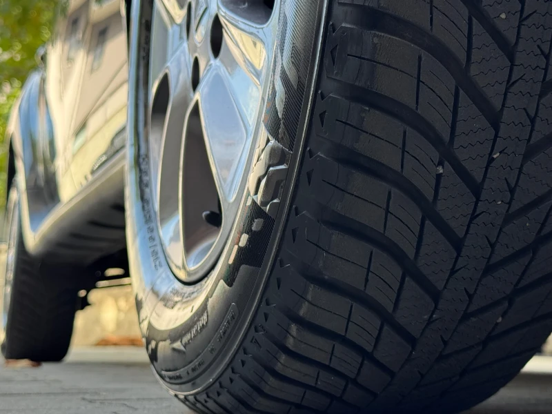 Dacia Duster 1.6i-16V 4X4 Пълна Сервизна История!, снимка 15 - Автомобили и джипове - 51844536