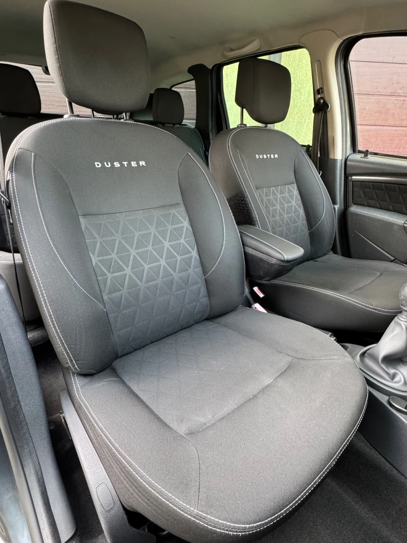 Dacia Duster 1.6i-16V 4X4 Пълна Сервизна История!, снимка 8 - Автомобили и джипове - 51844536
