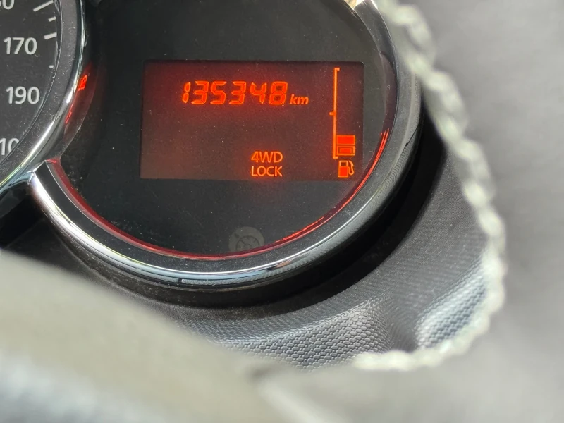 Dacia Duster 1.6i-16V 4X4 Пълна Сервизна История!, снимка 12 - Автомобили и джипове - 51844536