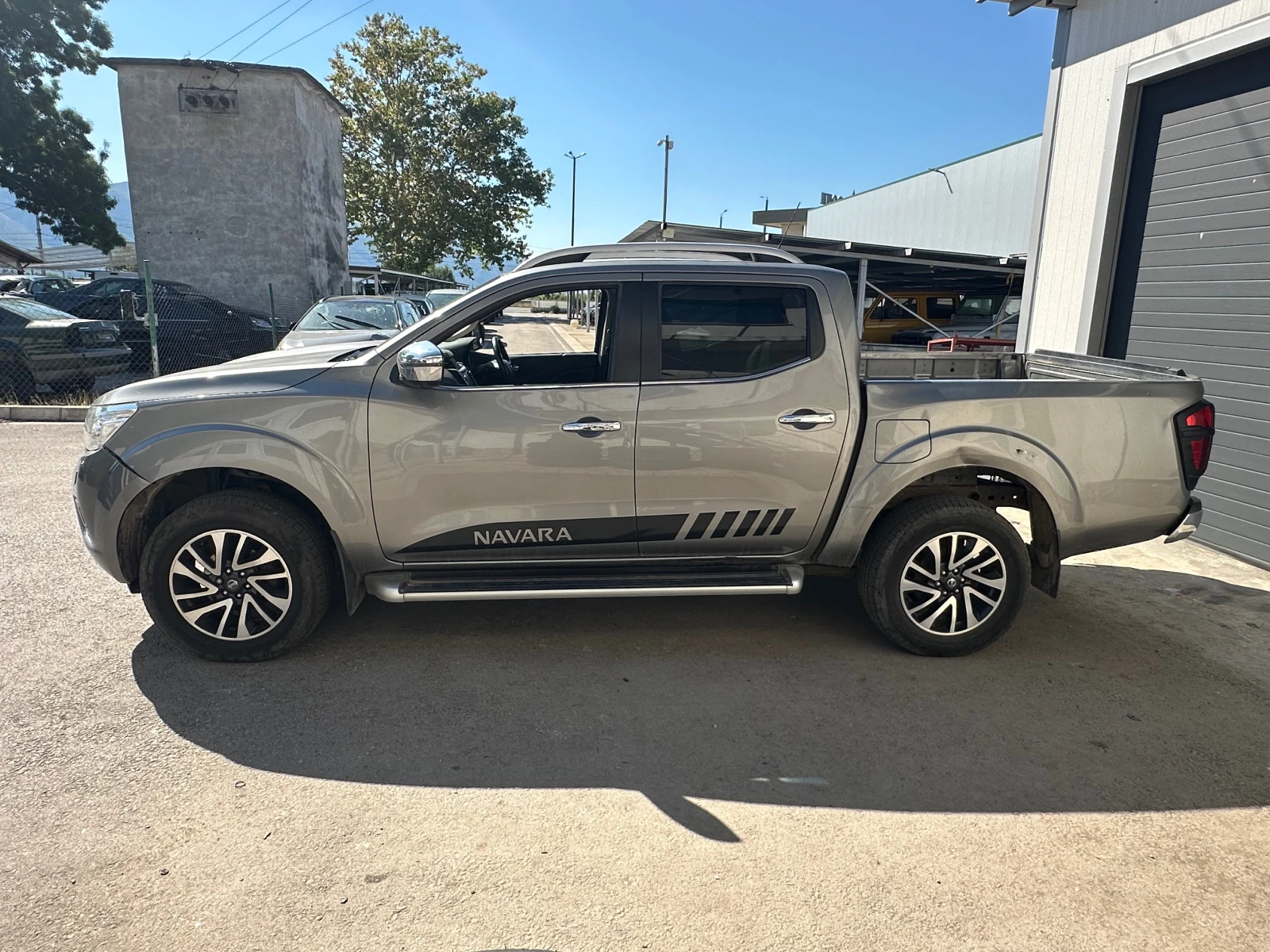 Nissan Navara 2.3DCI-190кс-80 хл.км - изображение 4