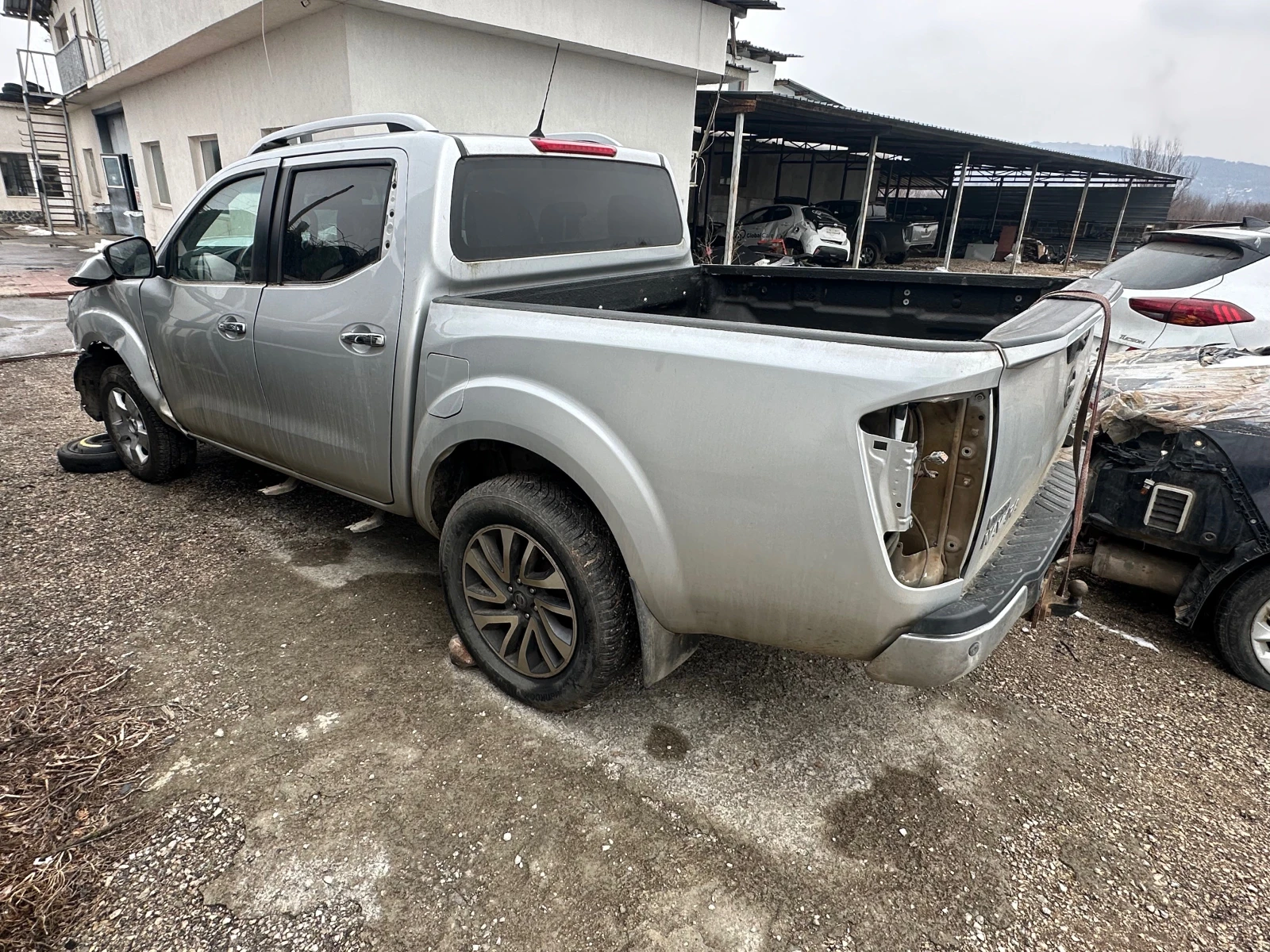 Nissan Navara 2.3DCI-190кс-3 бр  - изображение 10