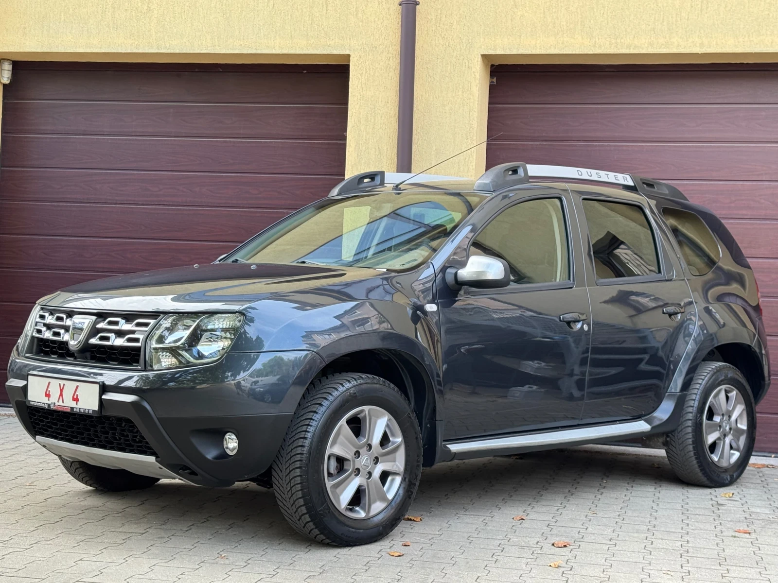 Dacia Duster 1.6i-16V 4X4 Пълна Сервизна История! - изображение 2