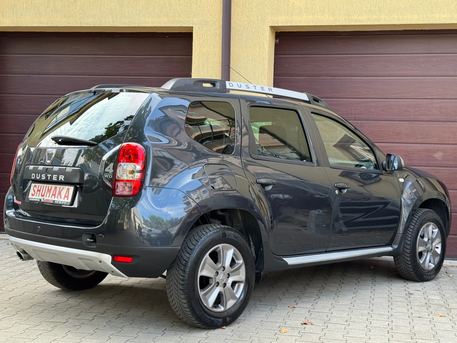 Dacia Duster 1.6i-16V 4X4 Пълна Сервизна История! - изображение 4
