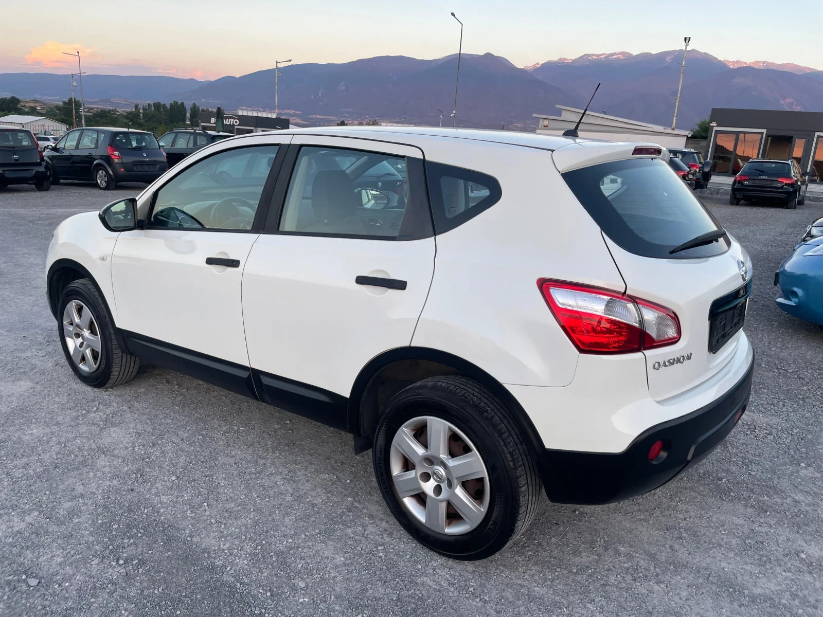 Nissan Qashqai + 2 1.6 БЕНЗИН, снимка 5 - Автомобили и джипове - 55053164