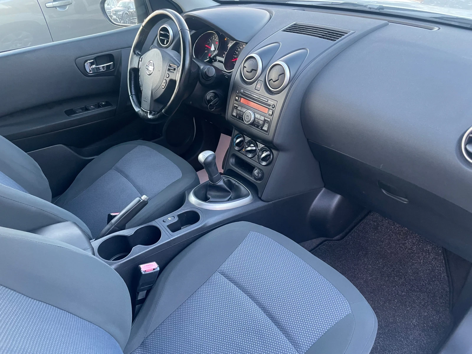 Nissan Qashqai + 2 1.6 БЕНЗИН, снимка 11 - Автомобили и джипове - 55053164