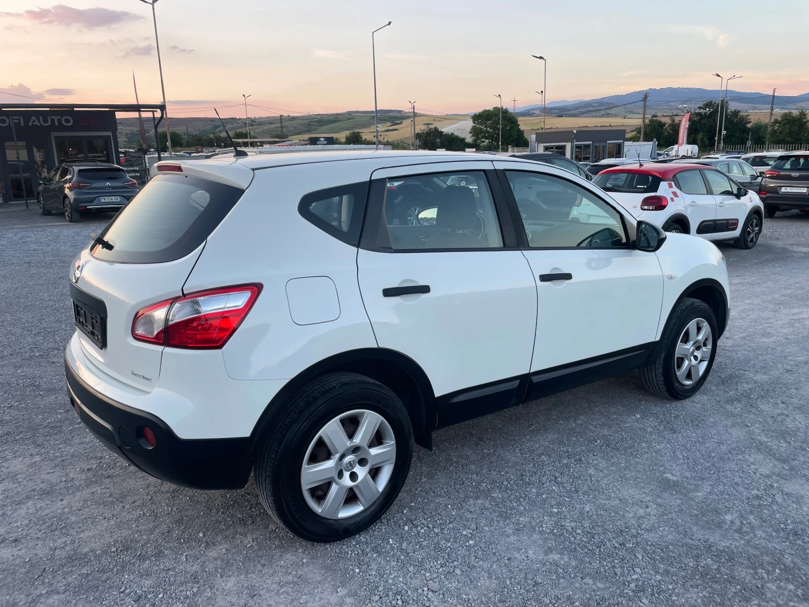 Nissan Qashqai + 2 1.6 БЕНЗИН, снимка 7 - Автомобили и джипове - 55053164