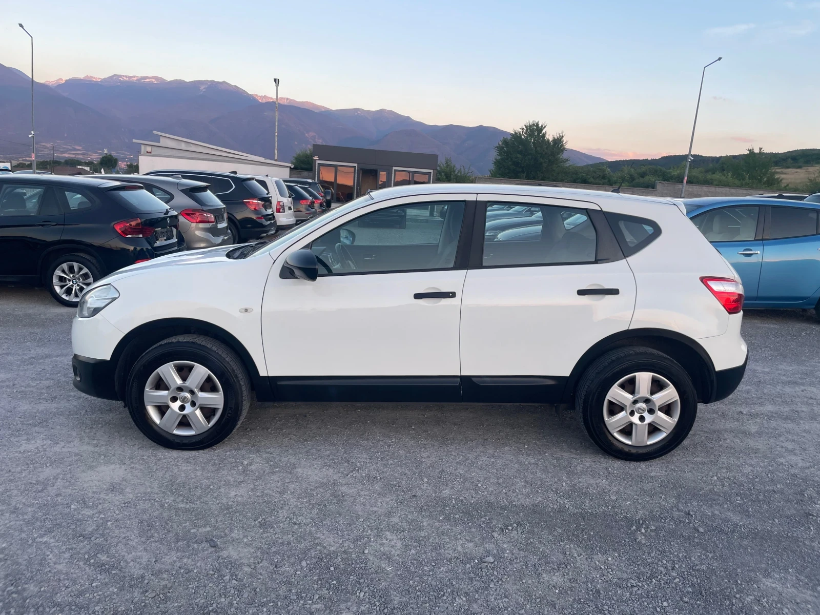 Nissan Qashqai + 2 1.6 БЕНЗИН, снимка 4 - Автомобили и джипове - 55053164