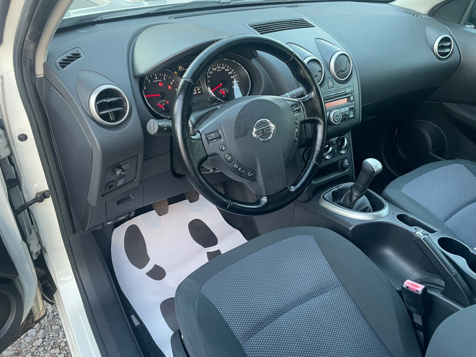 Nissan Qashqai + 2 1.6 БЕНЗИН, снимка 9 - Автомобили и джипове - 55053164