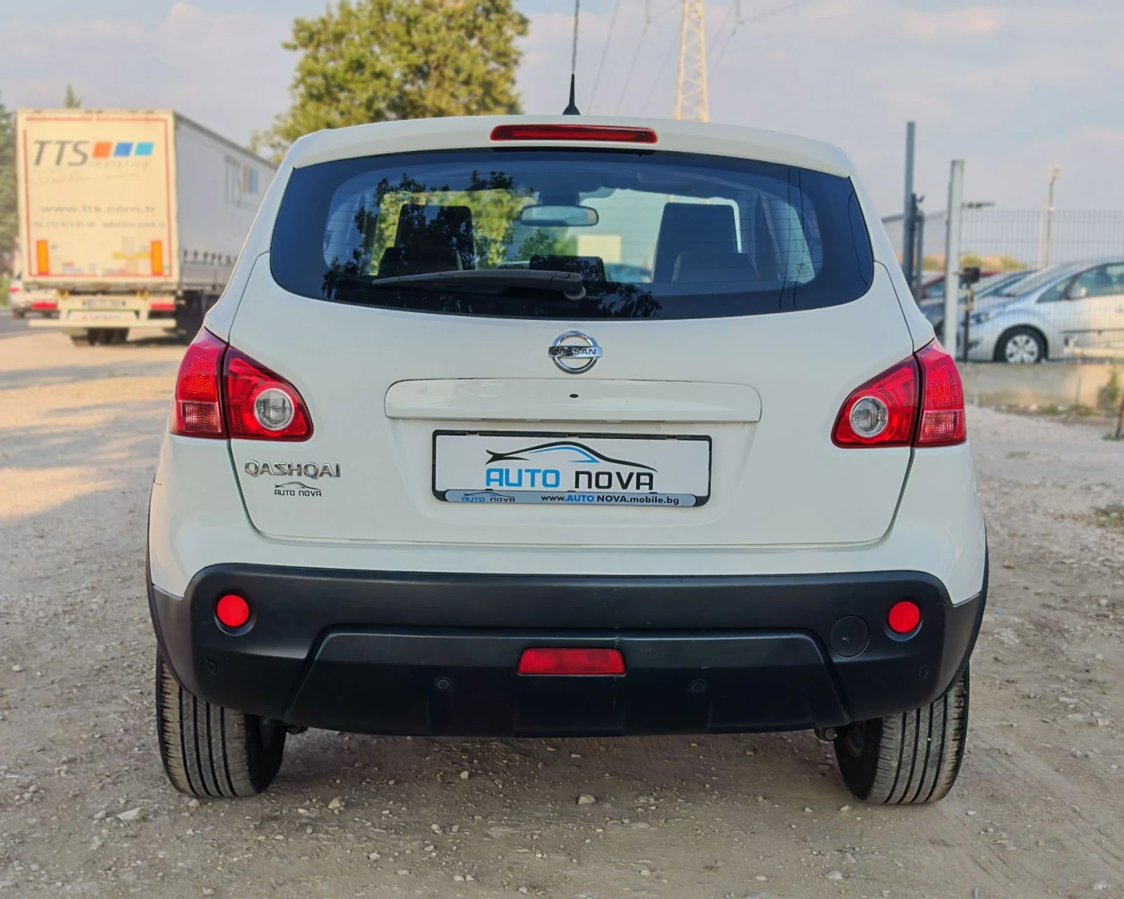 Nissan Qashqai 2.0 140 К.С БЕНЗИН! 4Х4! ПАНОРАМА!КОЖА! , снимка 6 - Автомобили и джипове - 55579641