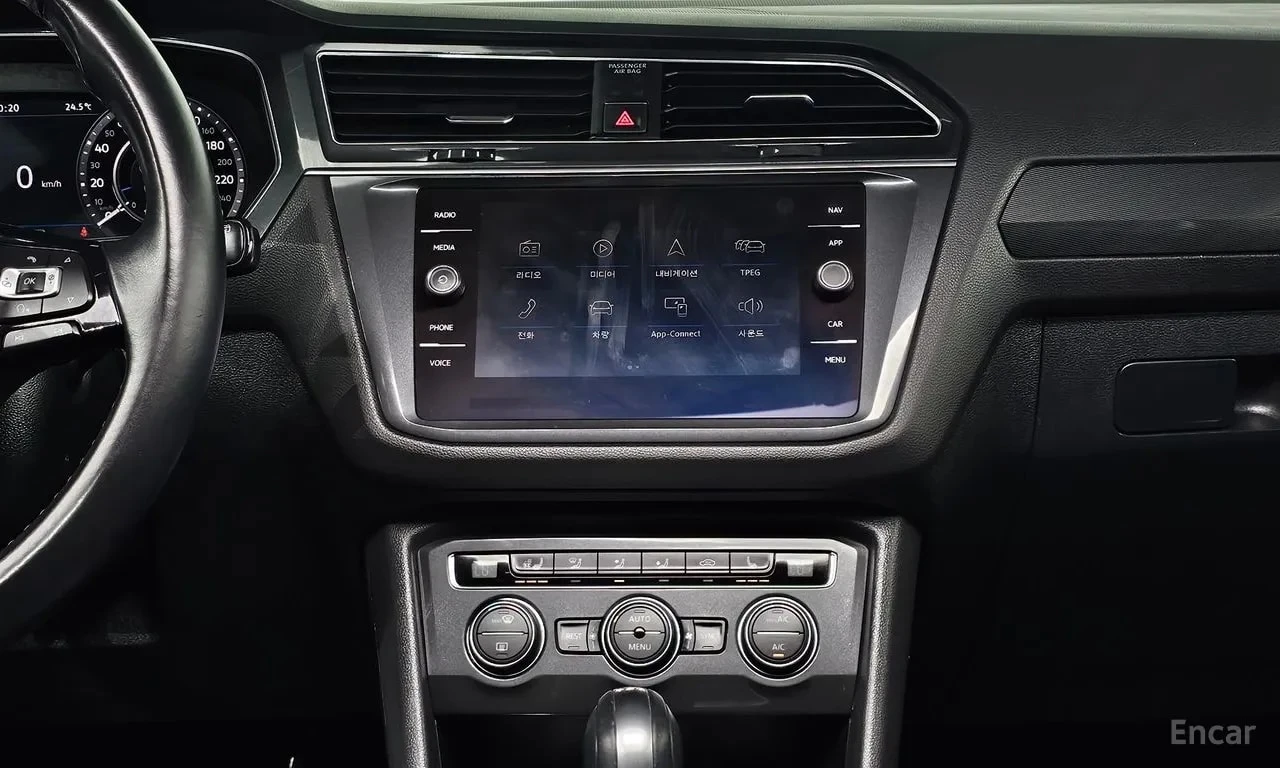 VW Tiguan * 2.0 TDI 4Motion Prestige * ЦЕНА ДО БГ, снимка 10 - Автомобили и джипове - 55886791