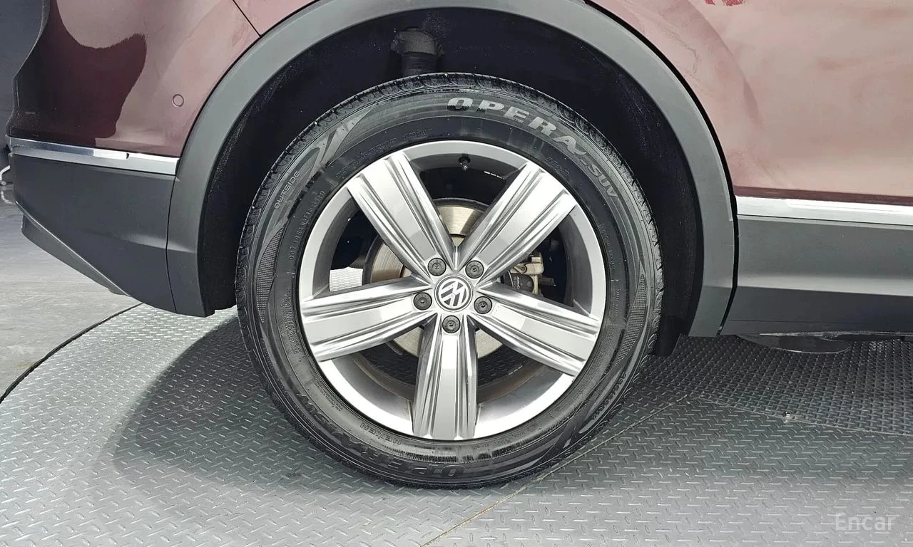 VW Tiguan * 2.0 TDI 4Motion Prestige * ЦЕНА ДО БГ, снимка 16 - Автомобили и джипове - 55886791