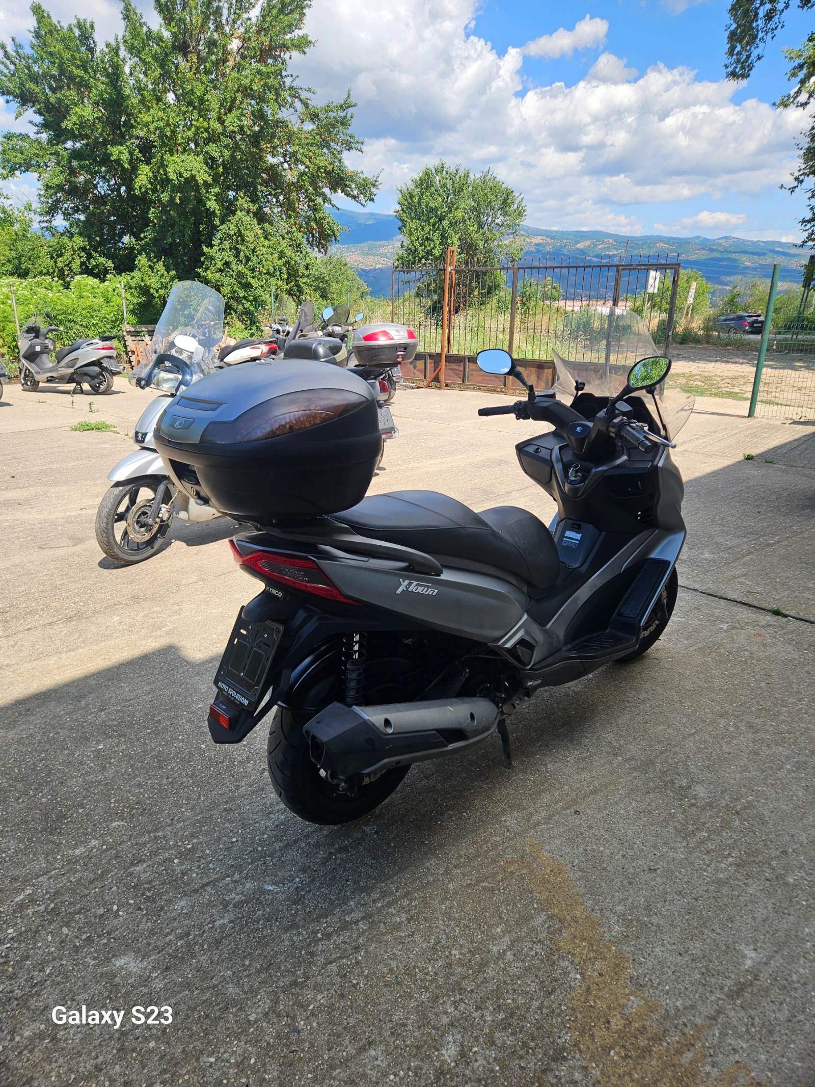 Kymco Xciting X taun 300i ABS  perfekten, снимка 8 - Мотоциклети и мототехника - 55220791