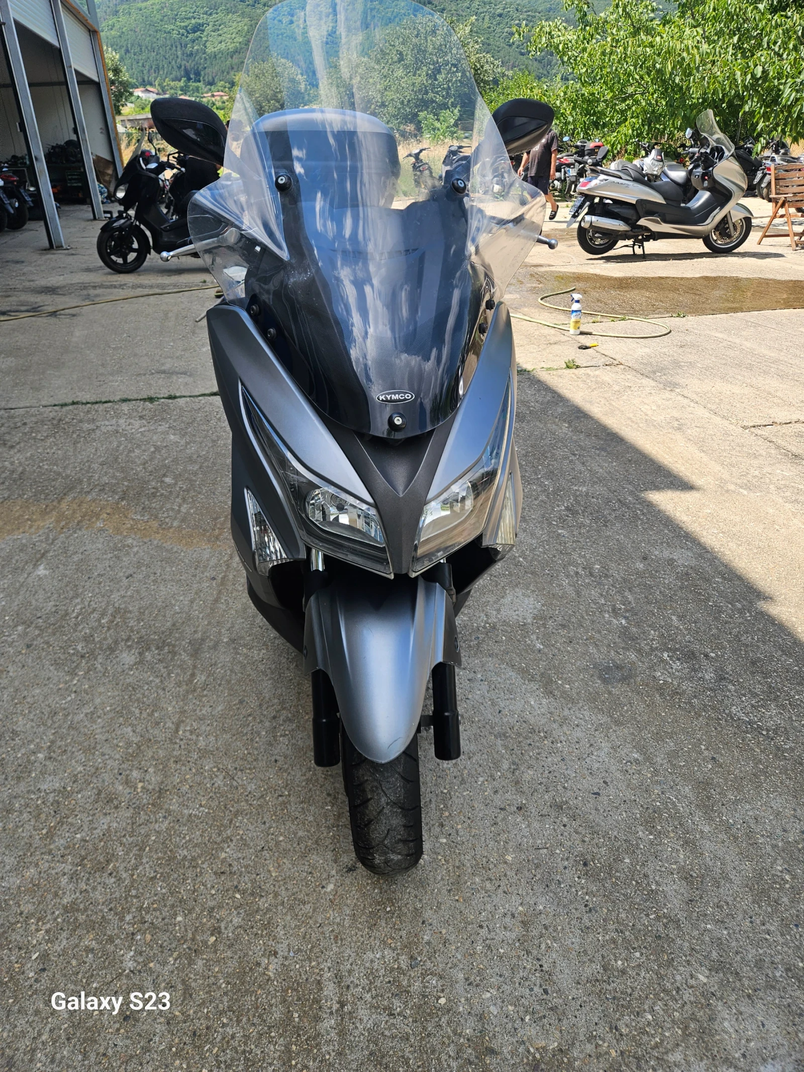 Kymco Xciting X taun 300i ABS  perfekten, снимка 2 - Мотоциклети и мототехника - 55220791
