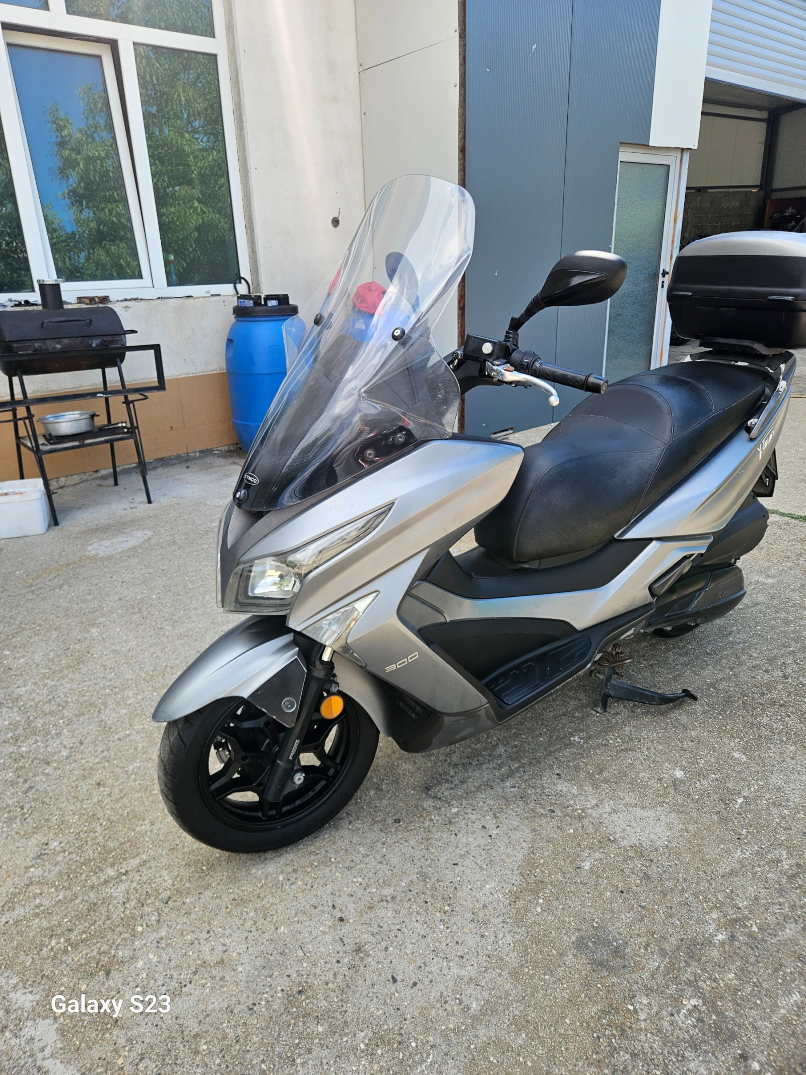 Kymco Xciting X taun 300i ABS  perfekten, снимка 3 - Мотоциклети и мототехника - 55220791