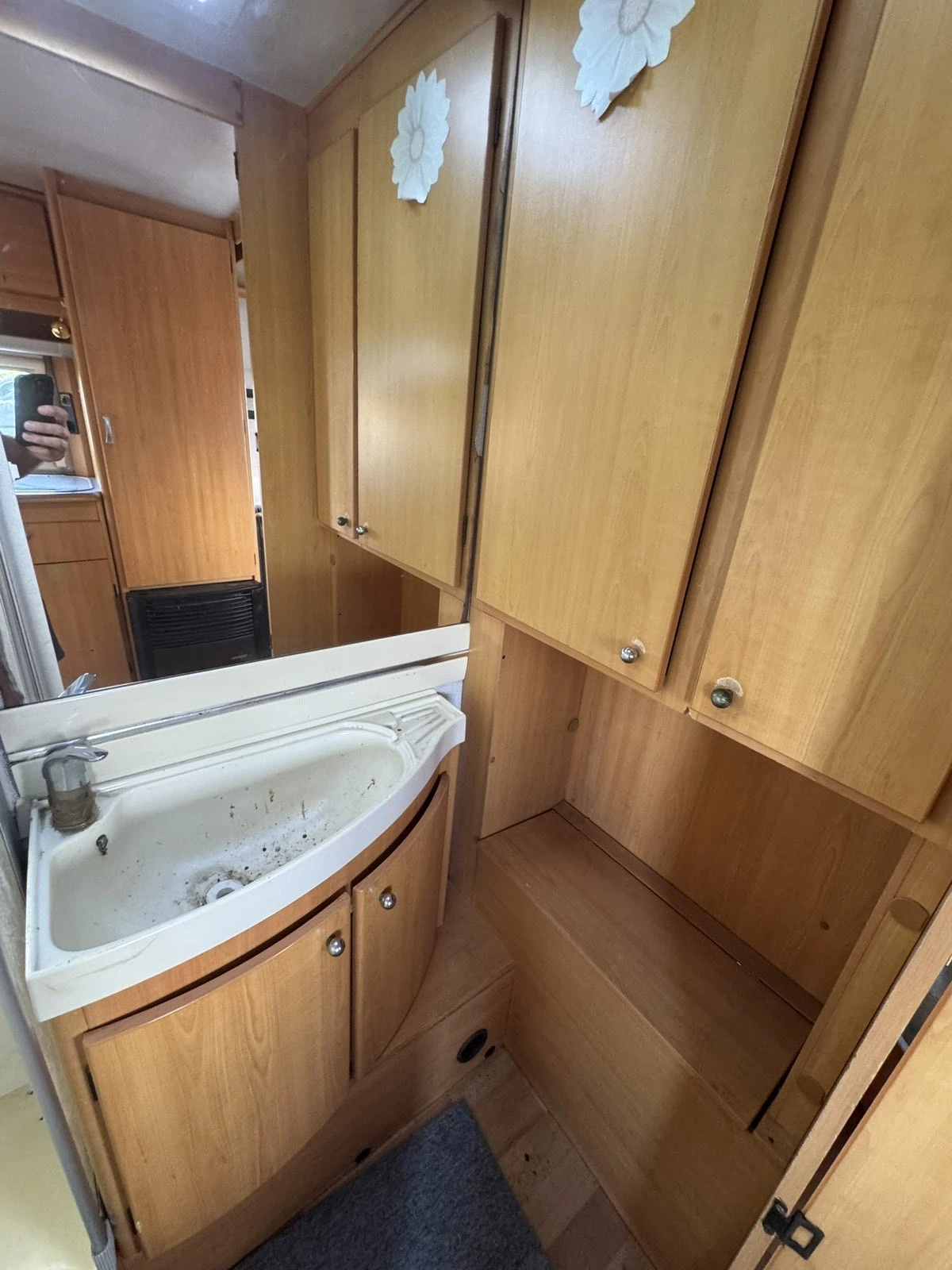 Каравана LMC Musterland Топ Оферта, снимка 13 - Каравани и кемпери - 56088408